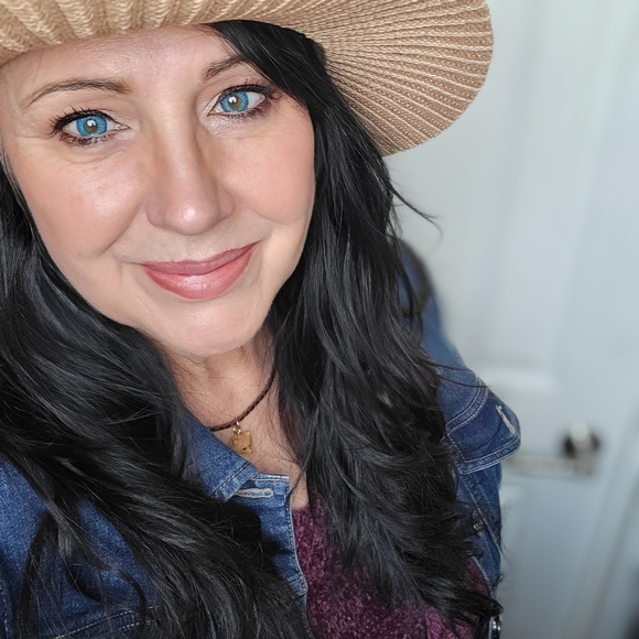 Meet your Posher, Tammy - Picture 1 of 1